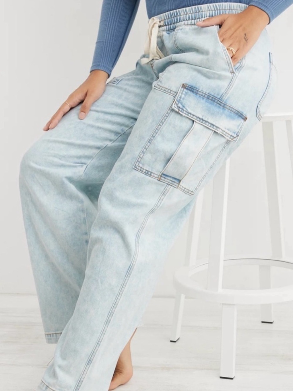 Aerie Village Cargo Pant Light Wash Wide Leg Denim Jeans Size Y2K vibe Small